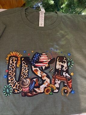 Olive USA Graphic Short Sleeve Tee - Women